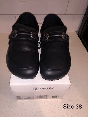 Shapen Versa Barefoot Loafers Black Size 38 Brand New